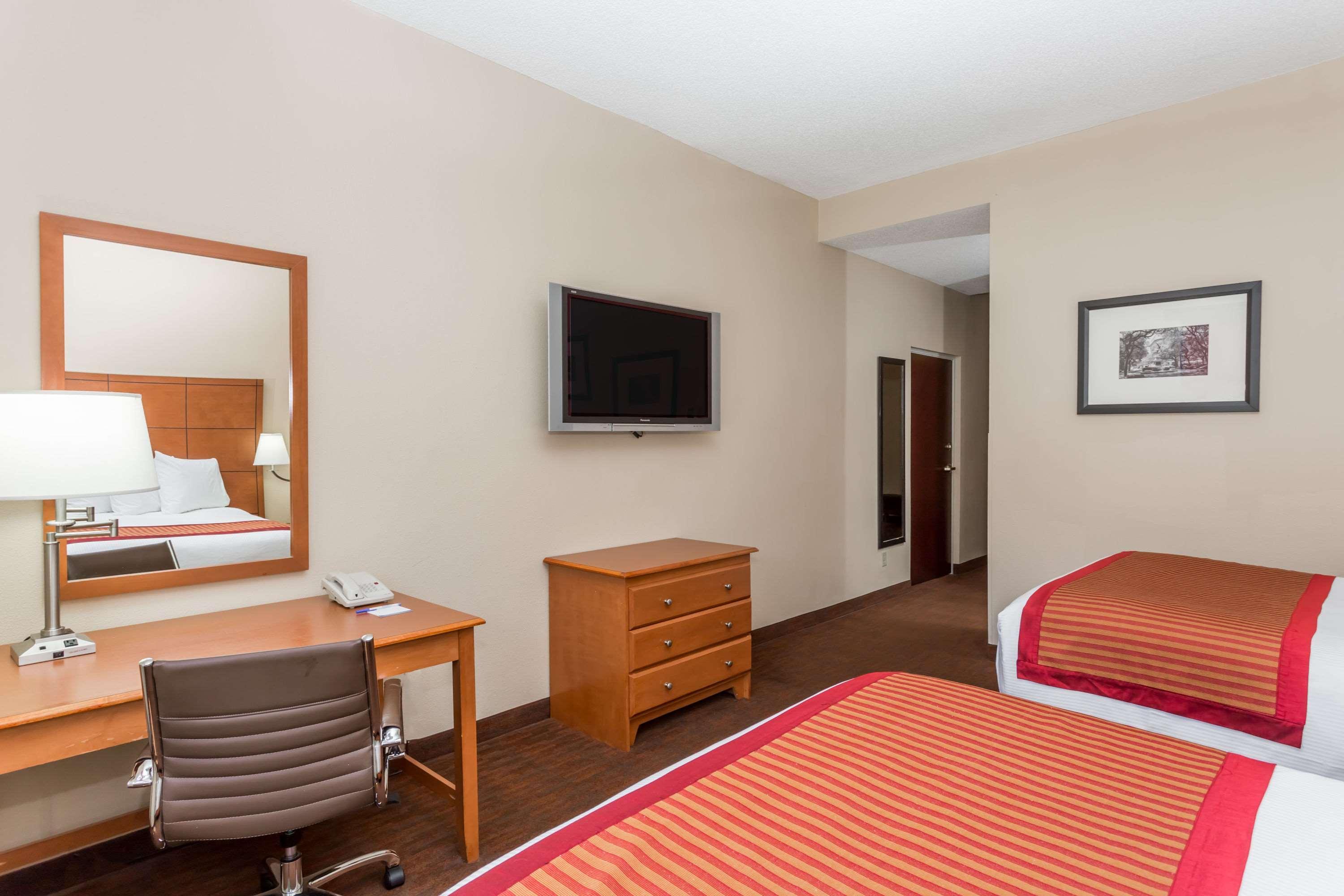 Baymont By Wyndham Savannah/Garden City بورت وينتورث المظهر الخارجي الصورة